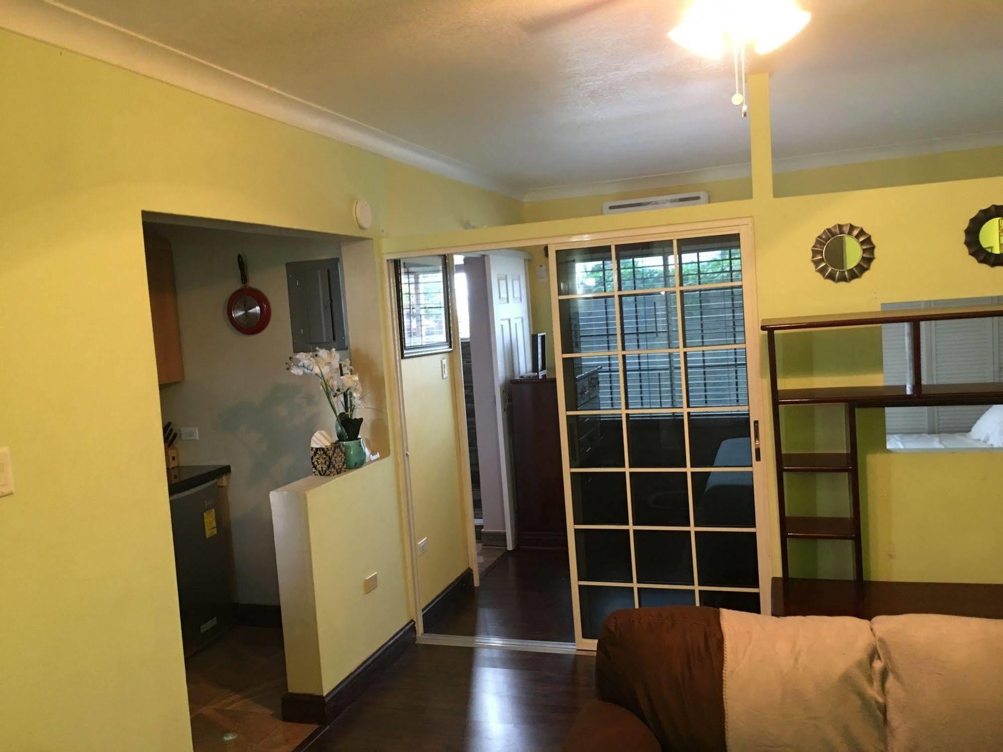 Abacus Jamaica The Zana Suites Кингстон Экстерьер фото