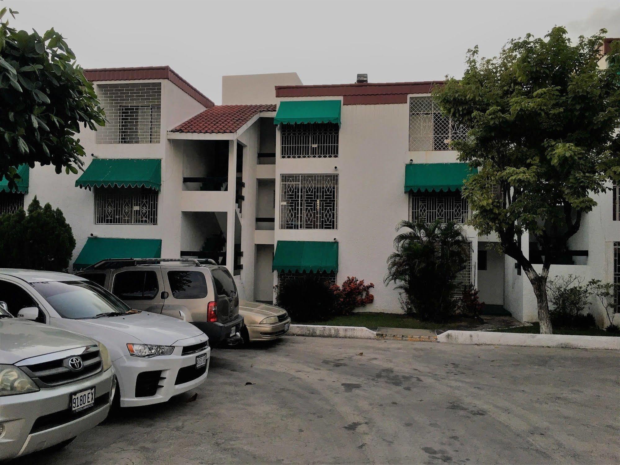 Abacus Jamaica The Zana Suites Кингстон Экстерьер фото